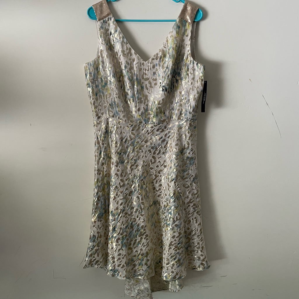 Tahari By Arthur S. Levine Short Sleeve Knee Length Dress. Ladies Size 14